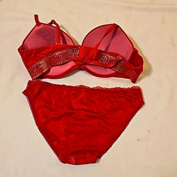 Victoria's secret bundle of bra and panties. - Picture 2 of 6